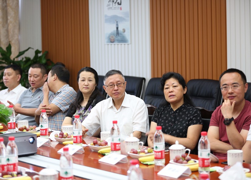 �ɶ����˴�ί�ᡰһ��һ������ִ�������ݰ������������ָ��